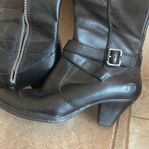 Born boots, size 8, super comfortable!
